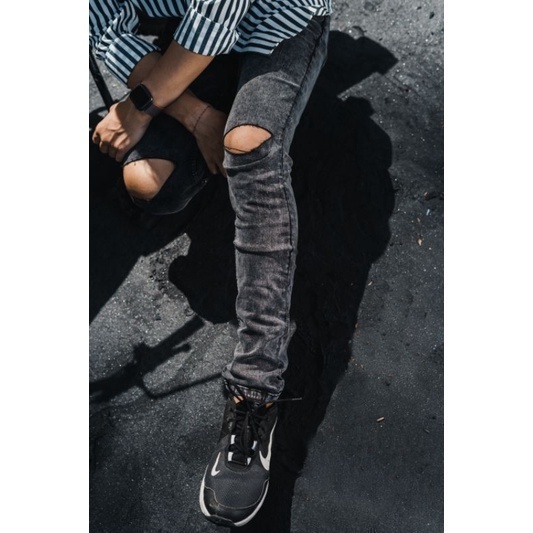 Weird Jeans - Destroyed Denim Cyber Black - Celana Jeans Pria Skinny Slimfit Strech Ripped Sobek - Image 2