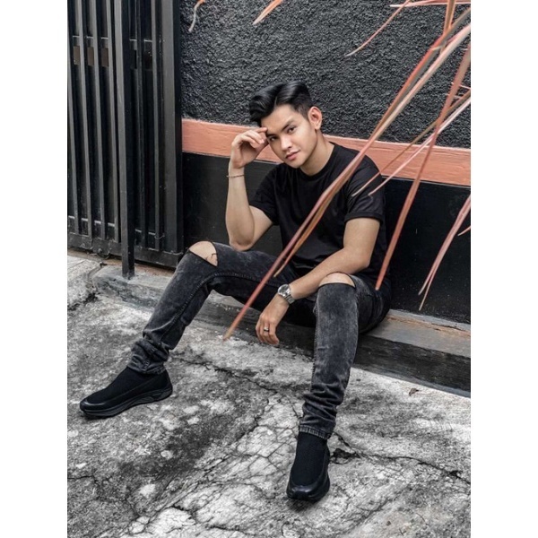Weird Jeans - Destroyed Denim Cyber Black - Celana Jeans Pria Skinny Slimfit Strech Ripped Sobek - Image 3