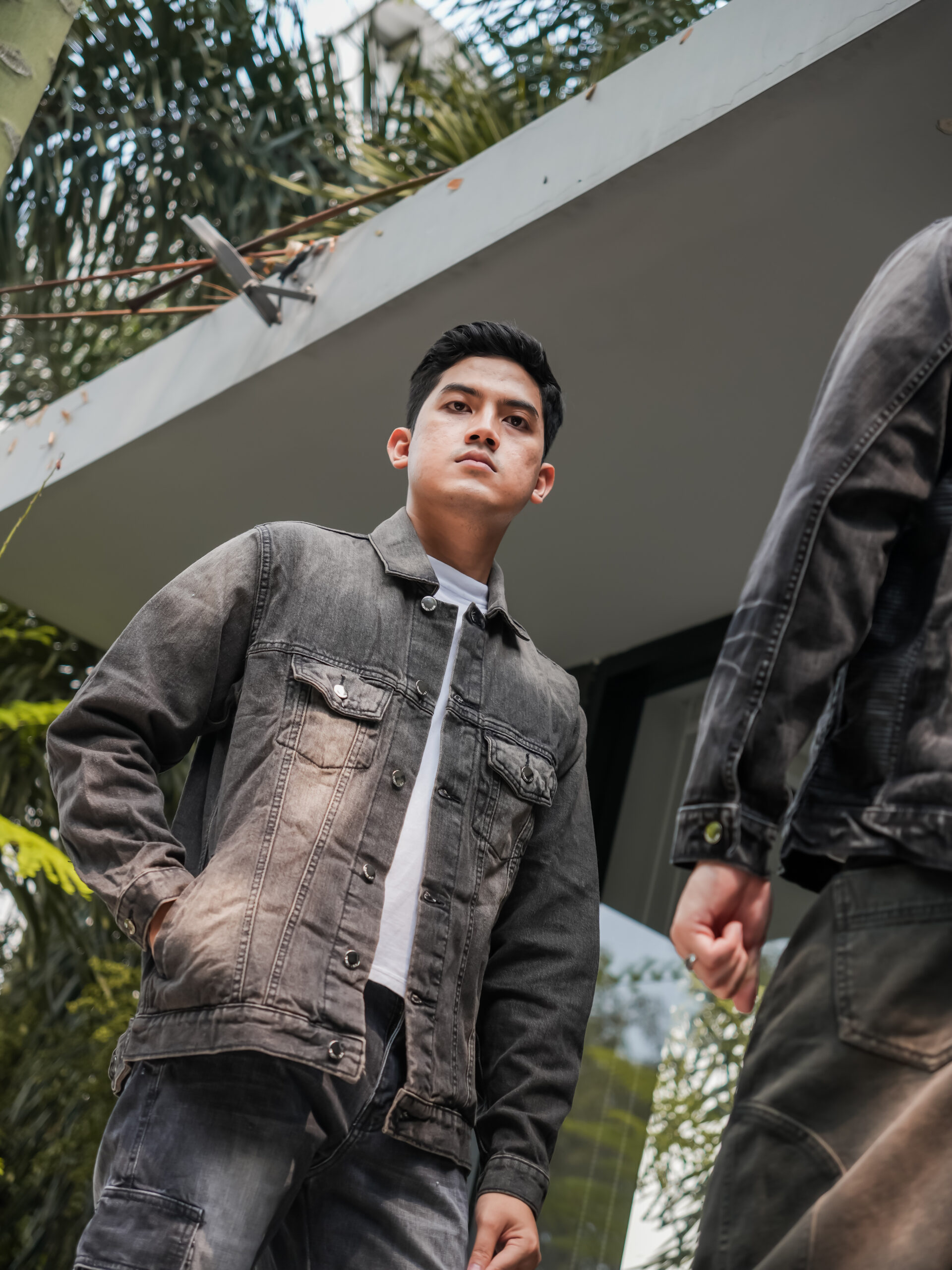 Weird Jeans - Harper Grey - Jacket Trucker Pria Slim Fit Warna Grey - Image 2